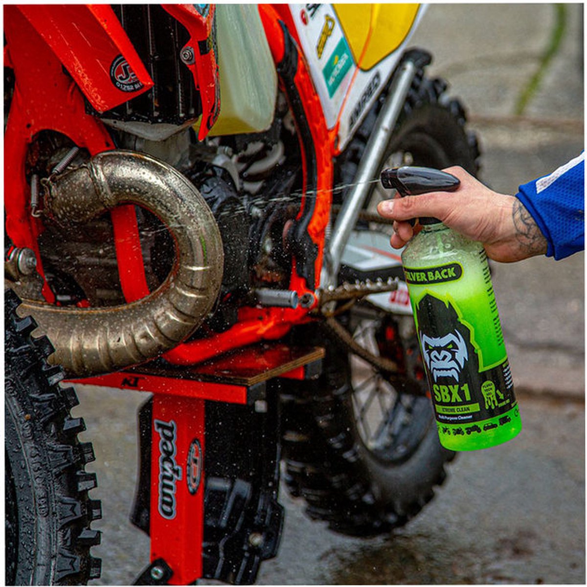 Powerful motorcycle cleaner