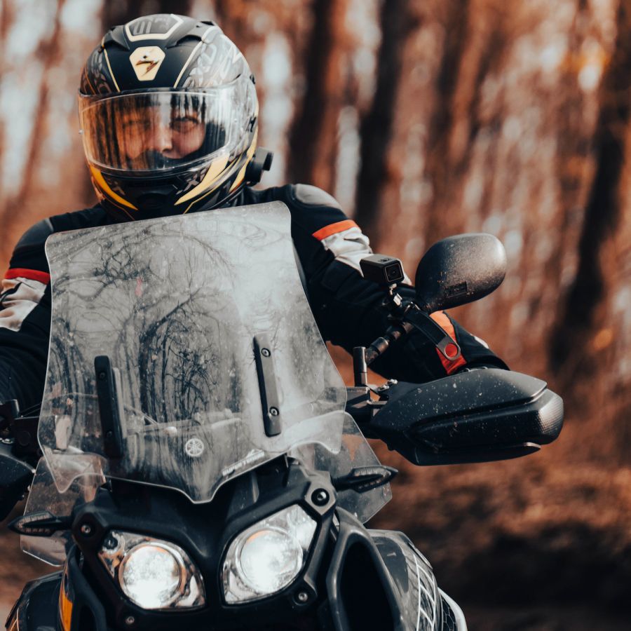 Affordable helmet intercom Lokui